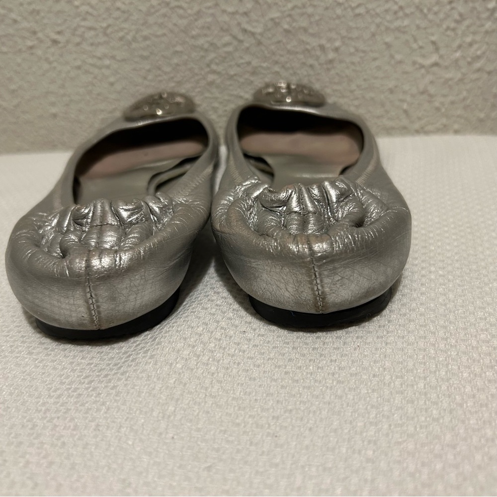 Tory Burch Silver Metallic Ballet Flats 7.5 - Picture 5 of 14